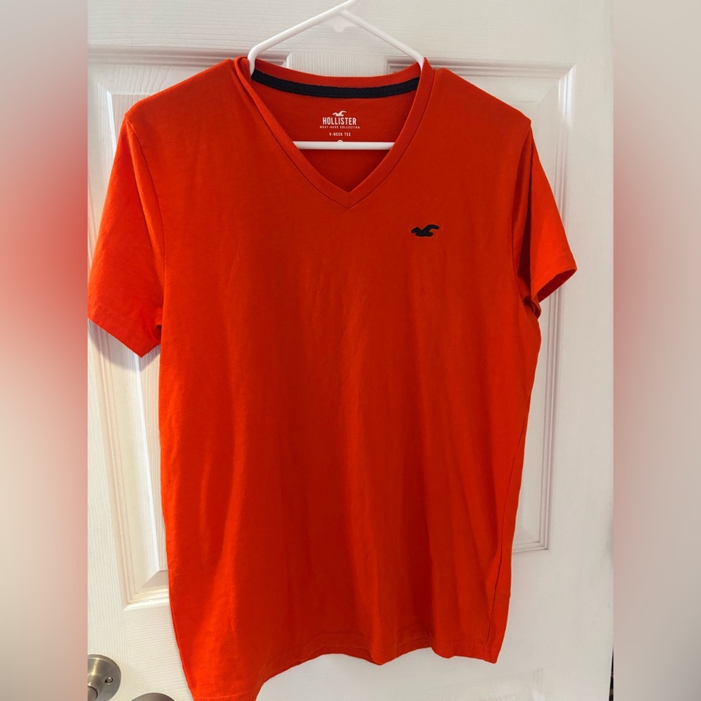 Hollister Men's‎ Red V-Neck T-Shirt-5/$25